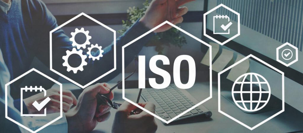 Implementación de normas ISO 9001, ISO 13485 y UNE 179002 en gestión de calidad empresarial.